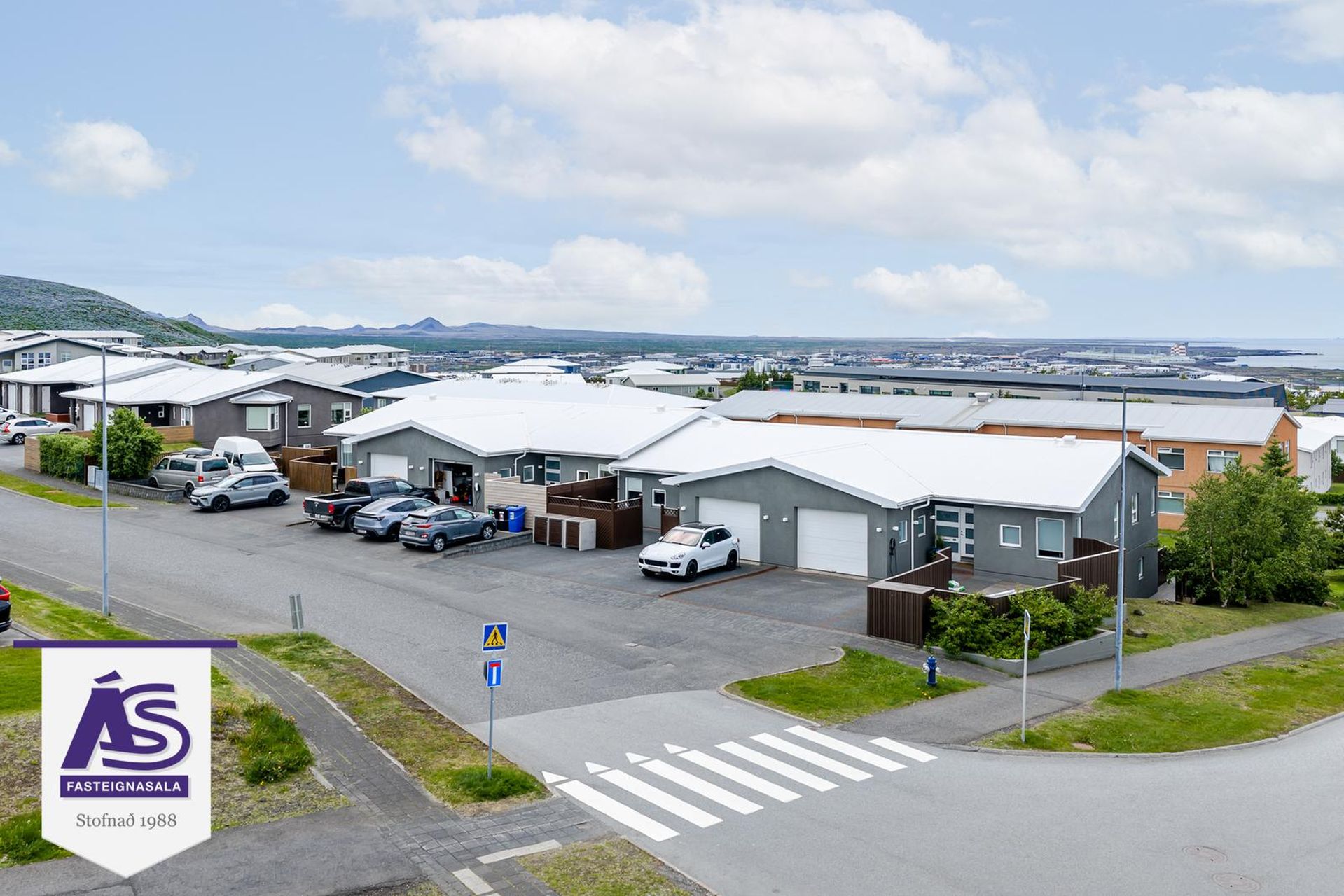 Apartment in Hafnarfjörður, Ásland - View 2