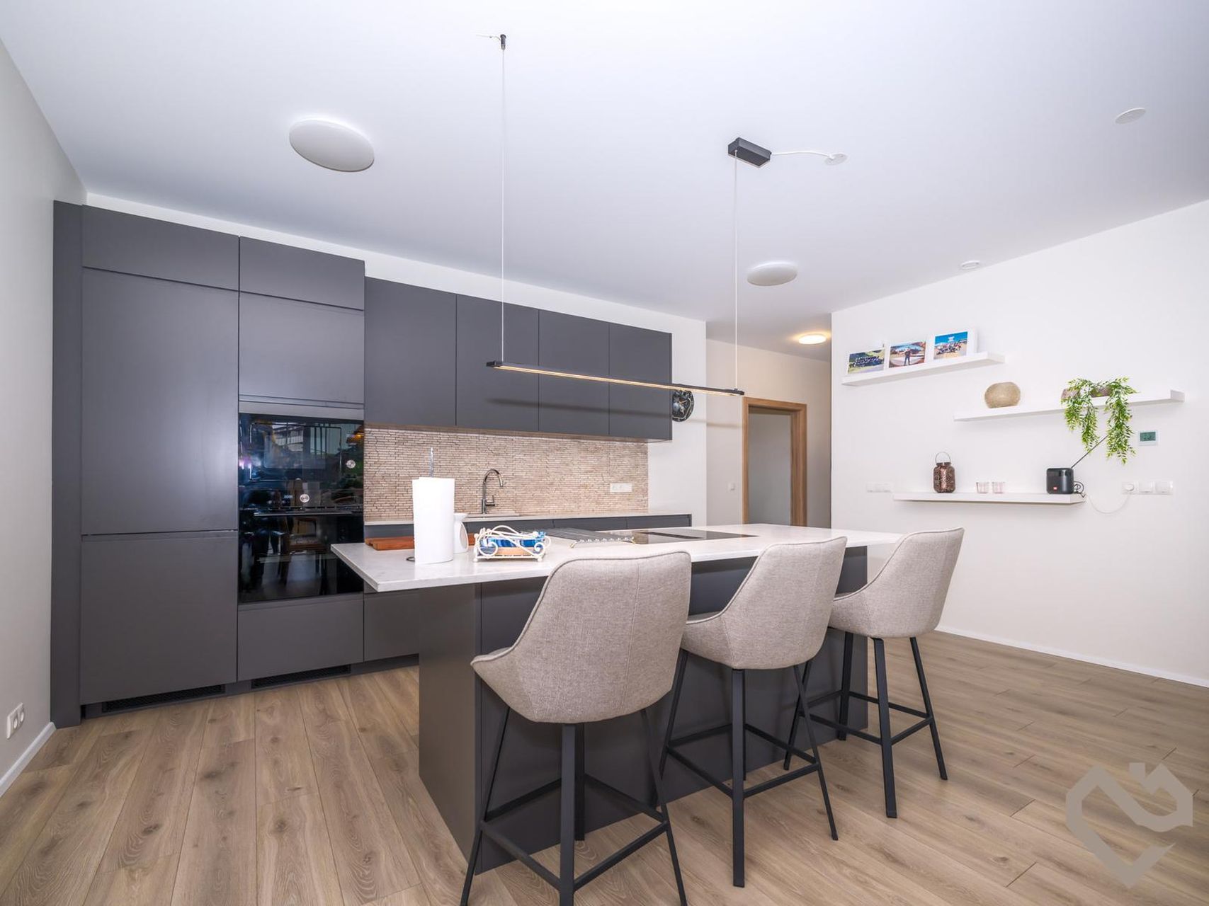 Apartament 3 camere, 148 m²