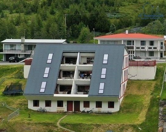 Fjölbýlishús - Bleiksárhlíð 32, Eskifjörður
