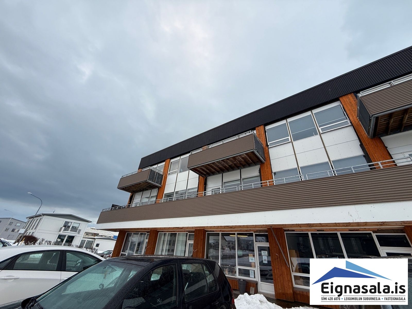 Apartamento T3, 657 m²