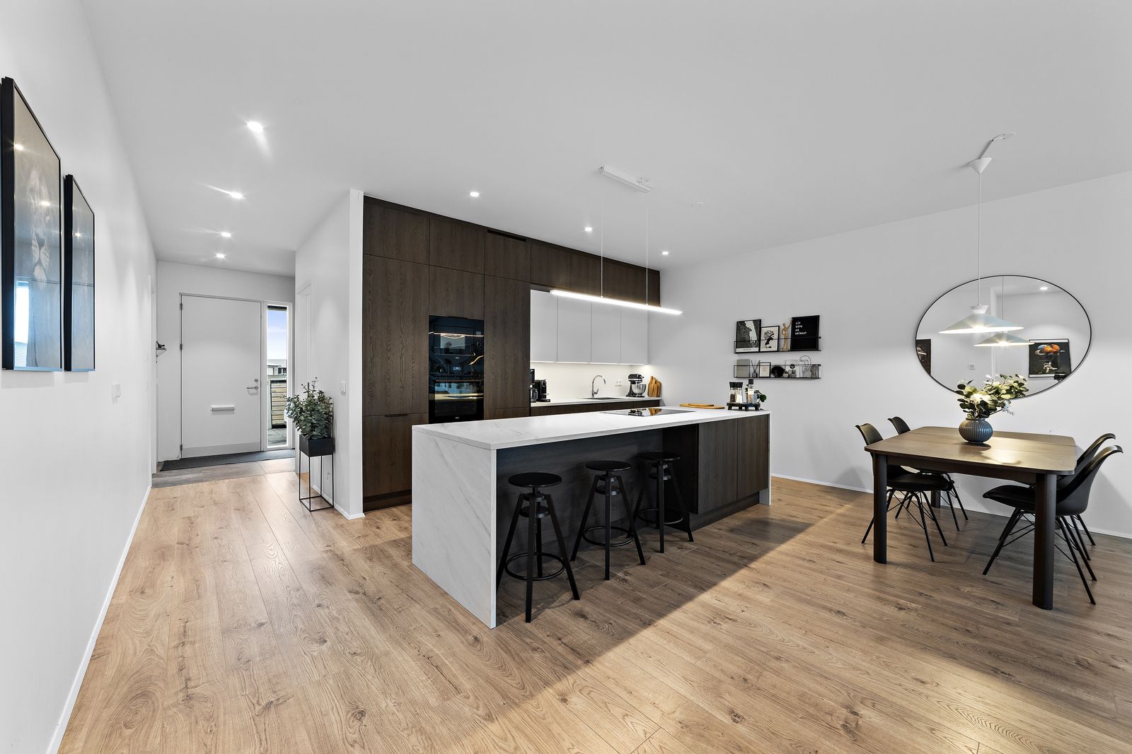 2-soban stan, 130 m²